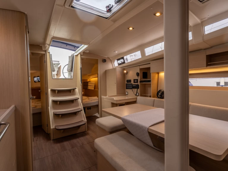 Alquiler de embarcaciones Bénéteau Oceanis 37.1 enSalerno en Samboat