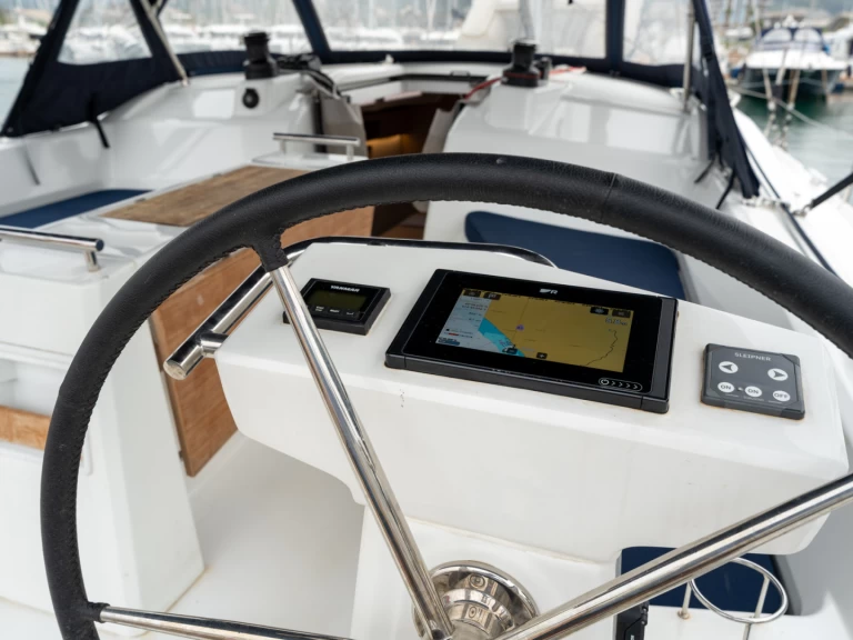 Alquiler de Velero, con o sin patrón Bénéteau Salerno