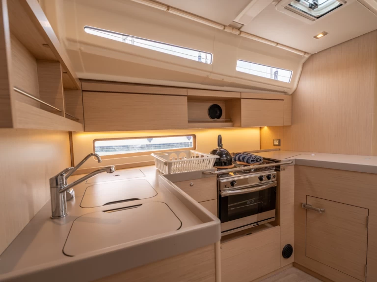 Alquiler de barcos Salerno barato de Oceanis 40.1