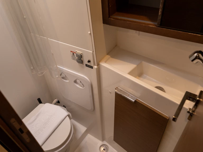 Lagoon Lagoon 40 de alquiler a Salerno