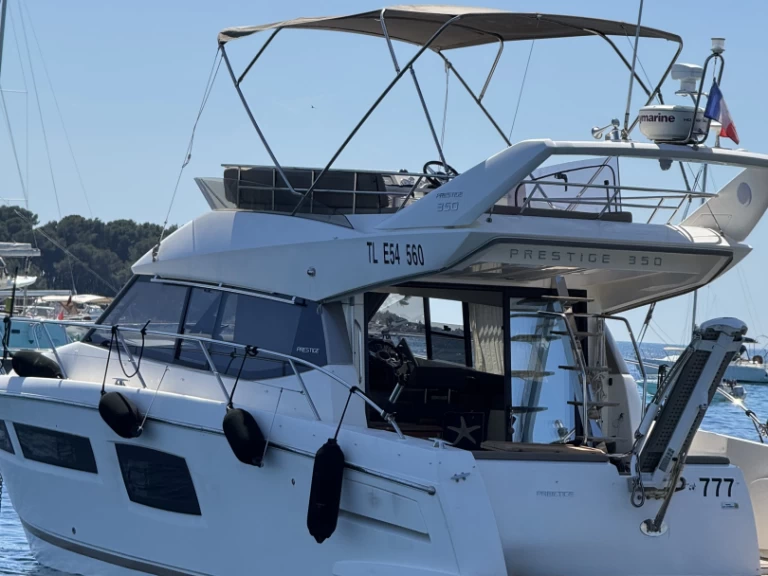 Jeanneau Prestige 350 Fly de alquiler a Antibes