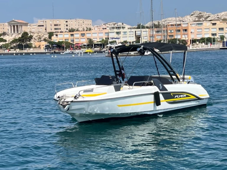 Alquiler de barcos Marsella barato de Flyer 6.6 SPORTdeck