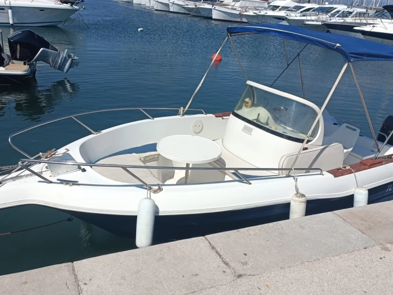 Alquiler de Quicksilver Quicksilver 630 Open Commander en Ayguade-Ceinturon