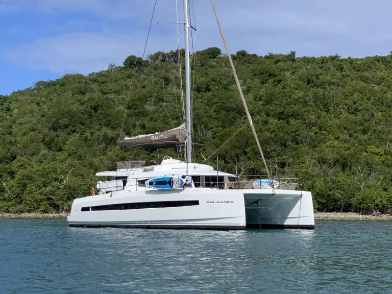 Alquiler Yate de lujo Bali con o sin  título de navegación