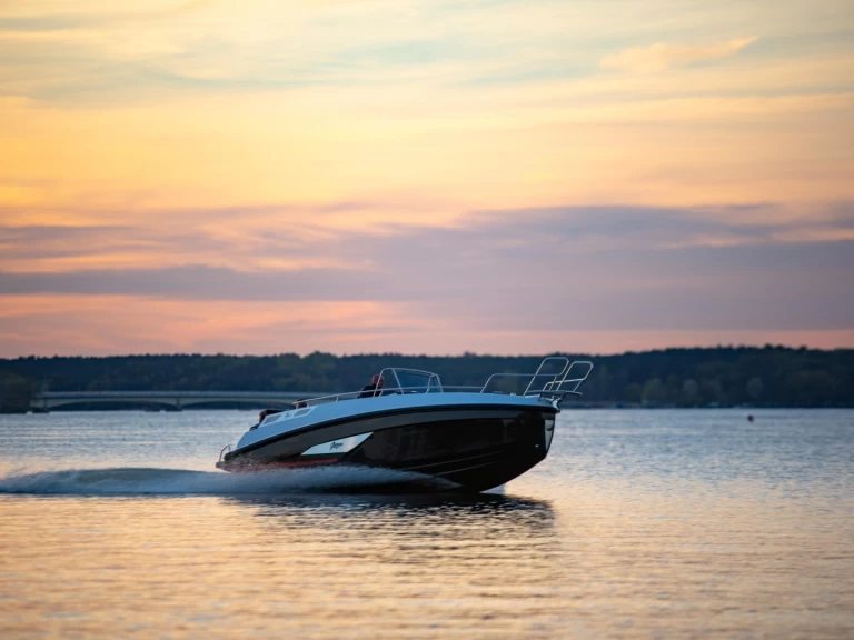 Alquiler Lancha Arrow Arabis 23 con o sin  título de navegación