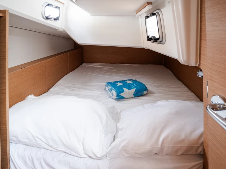 Jeanneau Sun Odyssey 380 de alquiler a Castiglioncello