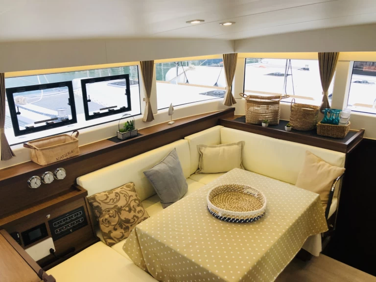 Alquiler de barcos Capo d'Orlando barato de Lagoon 40