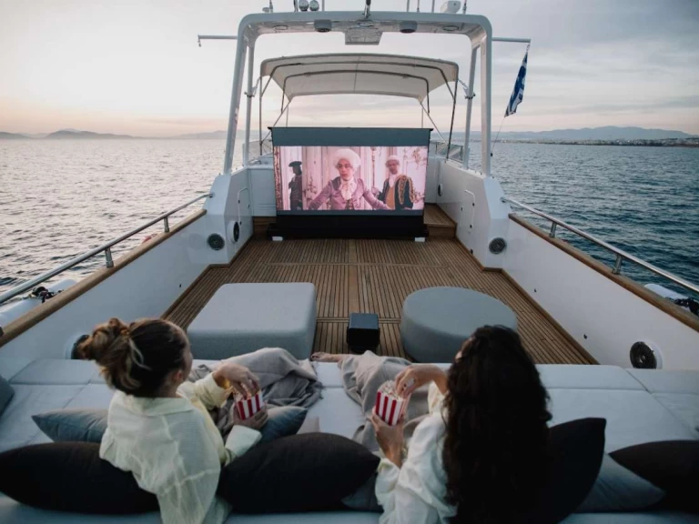 Alquiler de Yate de lujo, con o sin patrón Versilcraft Atenas