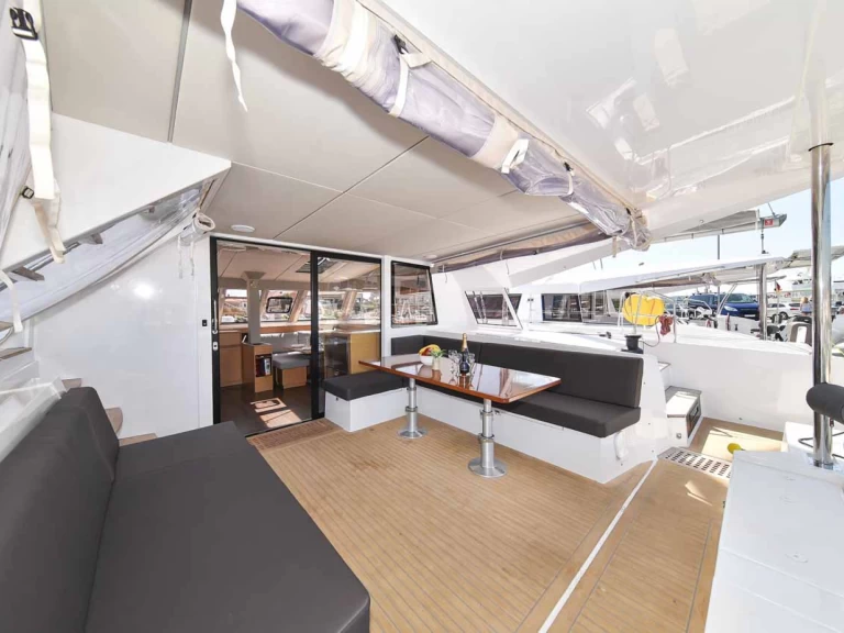 Catamarán para alquilar Biograd na Moru al mejor precio