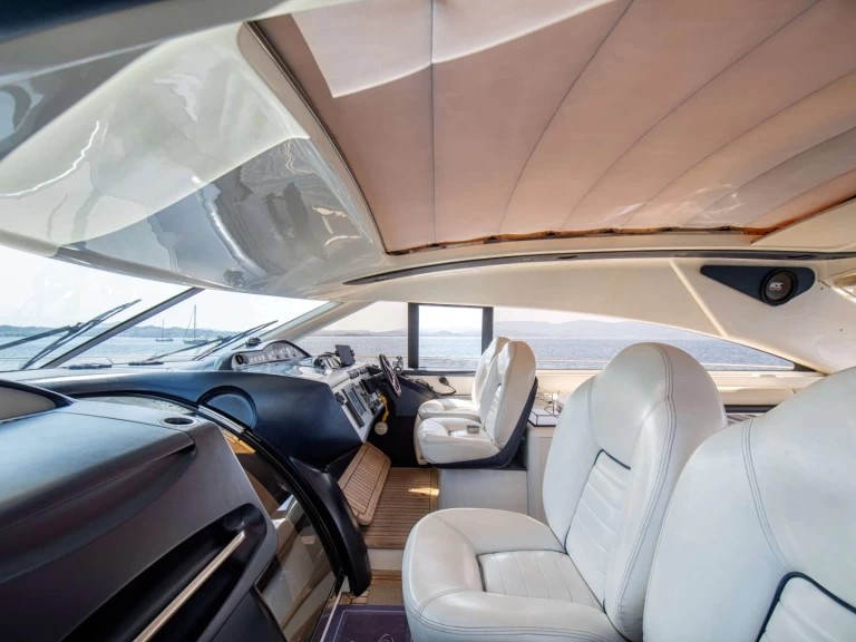 Alquiler de barcos Atenas barato de EVENIA