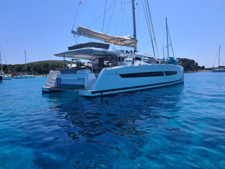 Alquiler de embarcaciones Fountaine Pajot Aura 51 enSeget Donji en Samboat