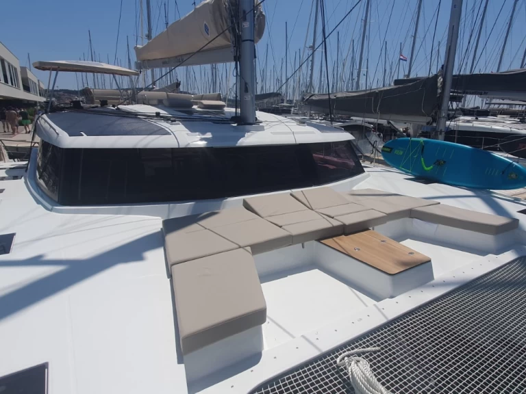 Alquiler de Catamarán, con o sin patrón Fountaine Pajot Seget Donji
