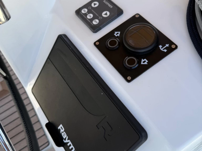 Velero para alquilar Komolac al mejor precio