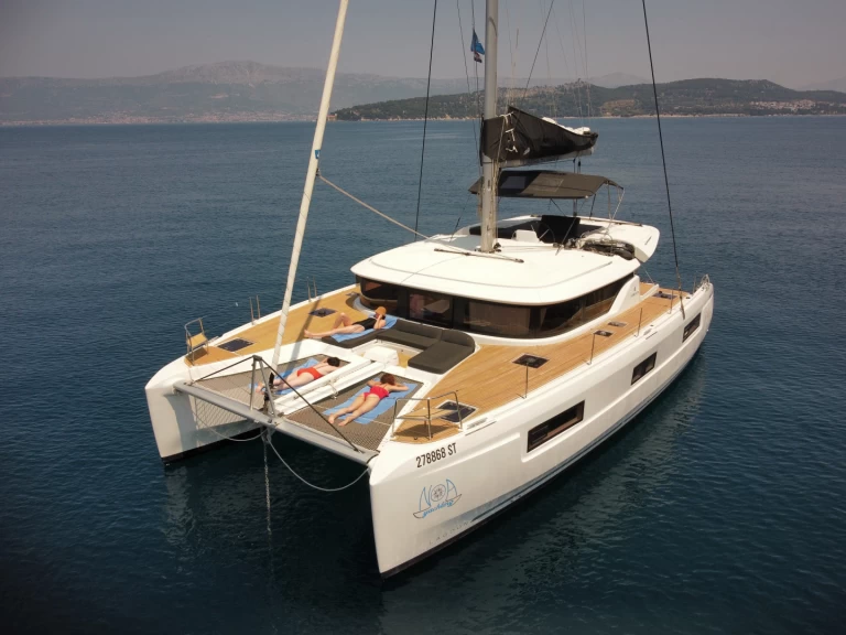 Catamarán para alquilar Kaštela al mejor precio