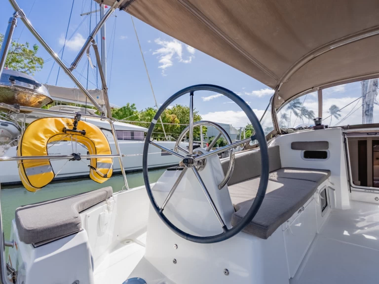 Alquiler de barcos Road Town barato de Sun Odyssey 380