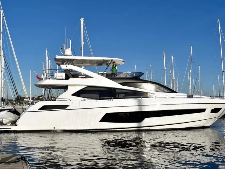Alquiler de Sunseeker Sunseeker 75 Yacht en Seget Donji