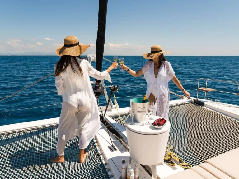 Alquiler Yate de lujo  con o sin  título de navegación