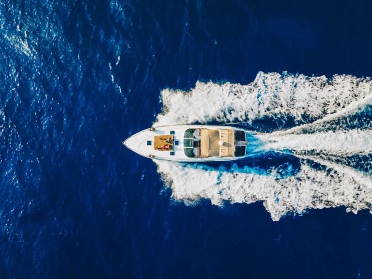 Alquiler Lancha Cranchi con o sin  título de navegación