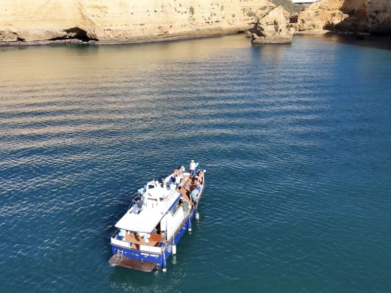 Alquiler Lancha Yate Cantiere Navale con o sin  título de navegación