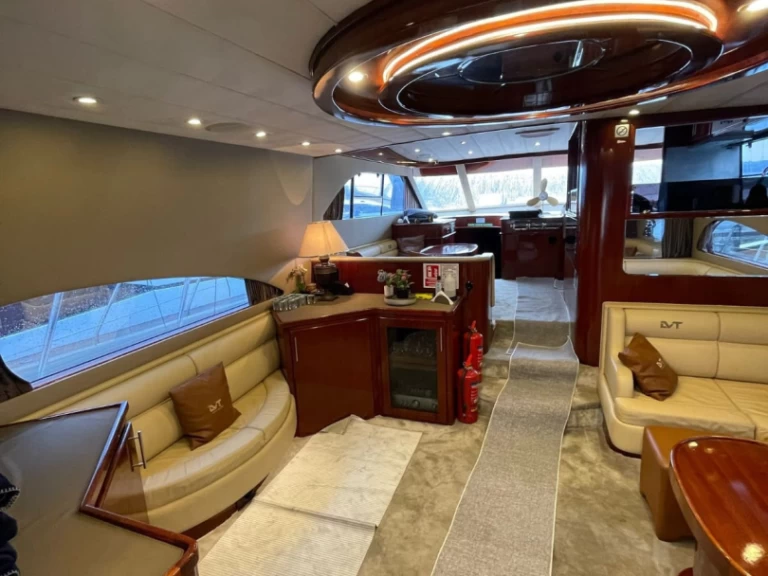 costom made costom made de alquiler a Beşiktaş