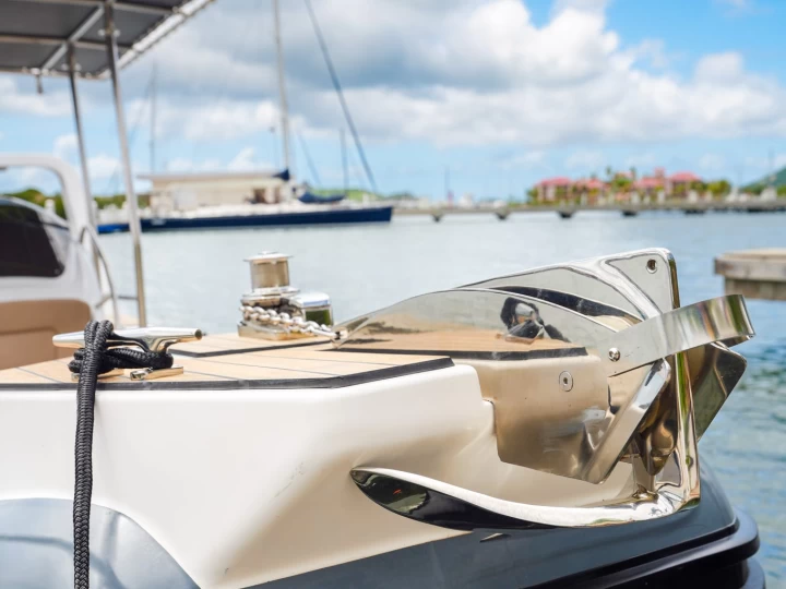 Rib 760 de alquiler a Simpson Bay Yacht Club Marina