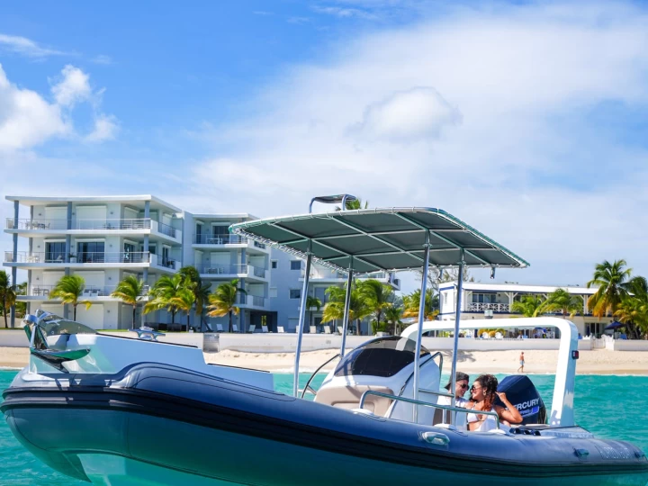 Alquiler Neumática en Simpson Bay Yacht Club Marina - Rib 760