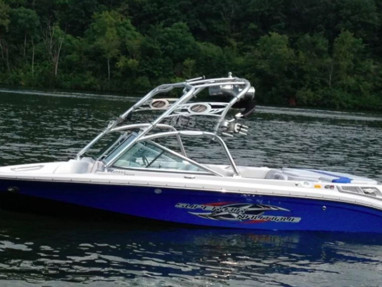 Alquiler de barcos Sevrier barato de Competition Ski Boat 2001