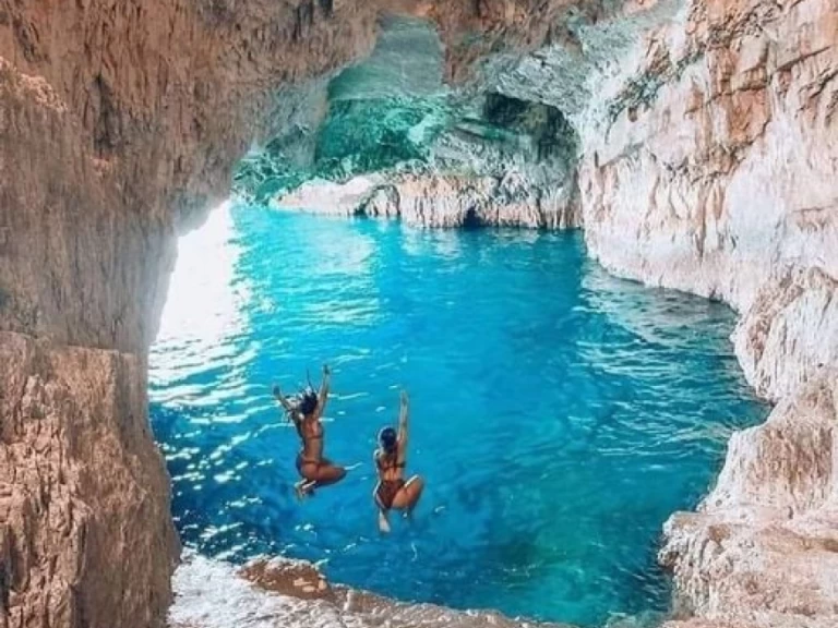 Alquiler de Tullio-Abbate elite 35 en Marina Aliki