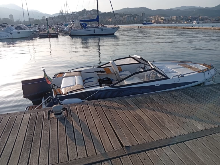Alquiler de Lancha, con o sin patrón hellas pegasus + selva xrs 40 HP Porto Mirabello