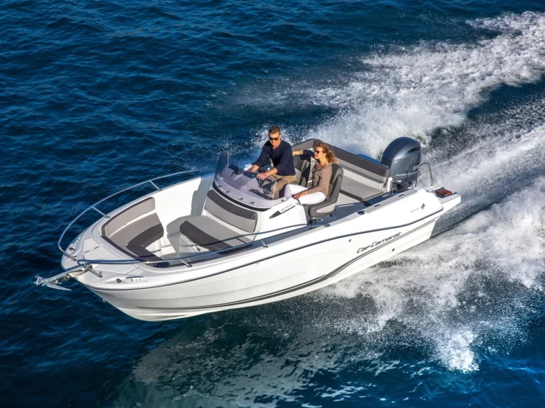 Jeanneau Cap Camarat 6.5 CC Serie 3 de alquiler a Lorient