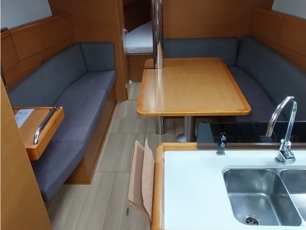 Alquiler Velero Jeanneau con o sin  título de navegación