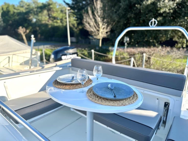 Alquiler La Flotte - Jeanneau Cap Camarat 7.5 CC en SamBoat