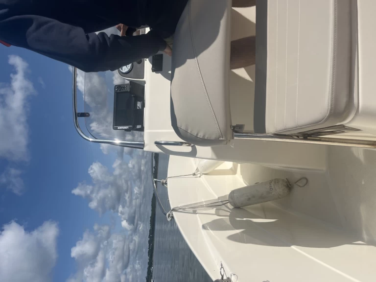 Alquiler de Quicksilver Activ 505 en Le Palais