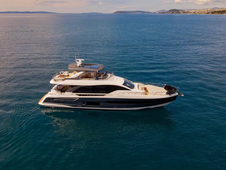 Alquiler Podstrana - Azimut Azimut 78 Fly - 4 + 1 cab. en SamBoat