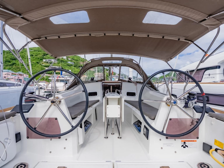 Alquiler de barcos Road Town barato de Sun Odyssey 349