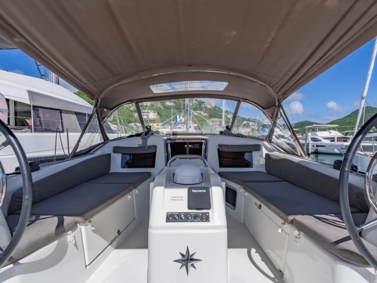 Alquiler Velero Jeanneau con o sin  título de navegación