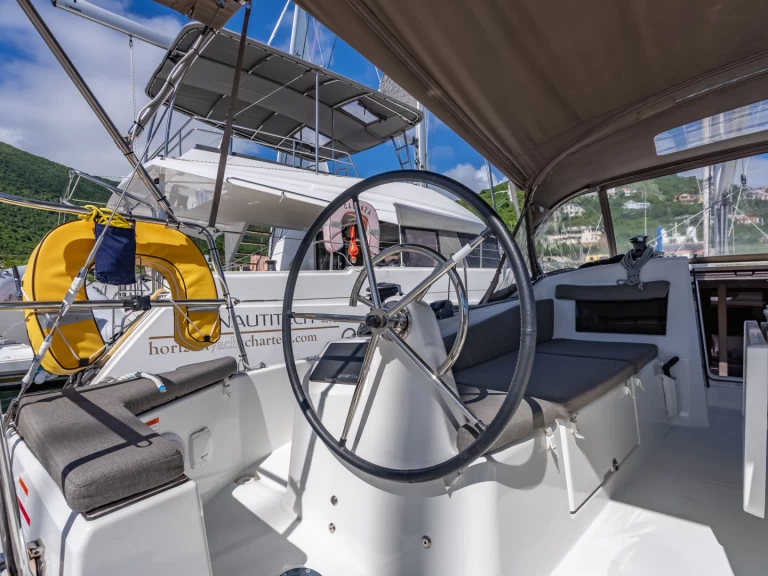 Velero para alquilar Road Town al mejor precio