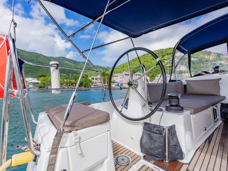 Alquiler de barcos Road Town barato de Sun Odyssey 490