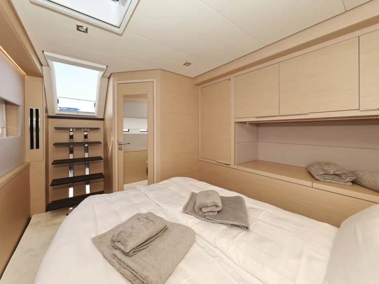 Catamarán para alquilar Sukošan al mejor precio