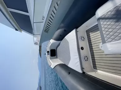 Alquiler de Neumática, con o sin patrón mostro Glyfáda