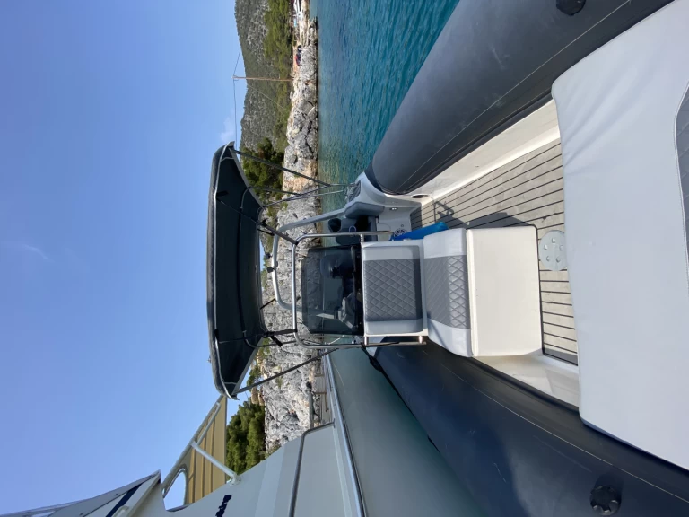 Alquiler de embarcaciones mostro mostro 680 offshore enGlyfáda en Samboat