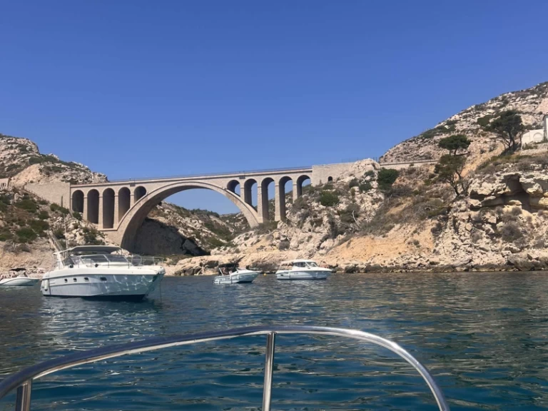 Alquiler de Lomac Beluga 17 en L'Estaque