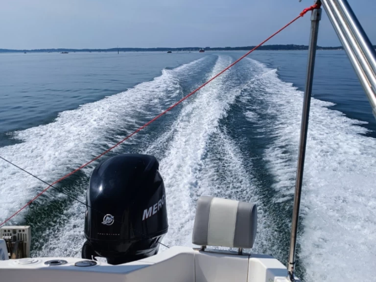 Quicksilver Quicksilver 555 WA Commander de alquiler a Trébeurden