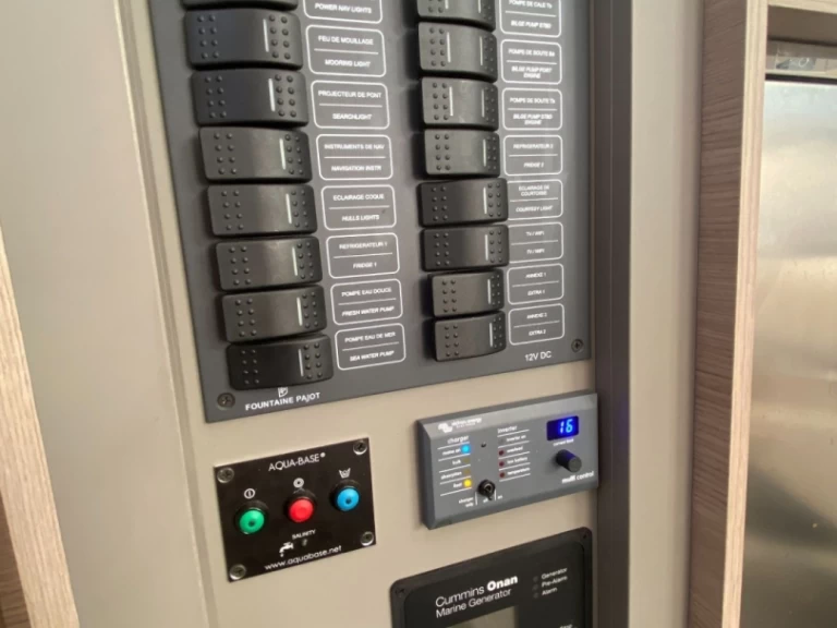 Alquiler de Catamarán, con o sin patrón Fountaine Pajot Marine de Sant'Ambrogio