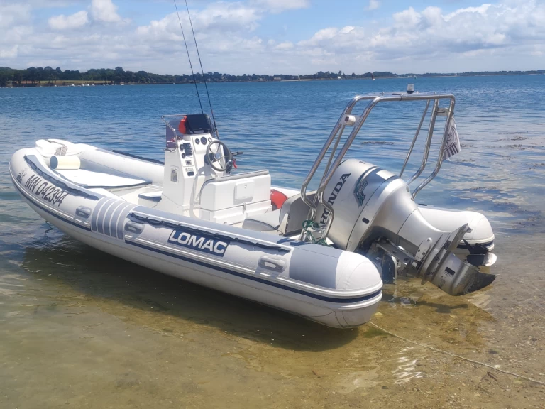 Alquiler Neumática Lomac con o sin  título de navegación