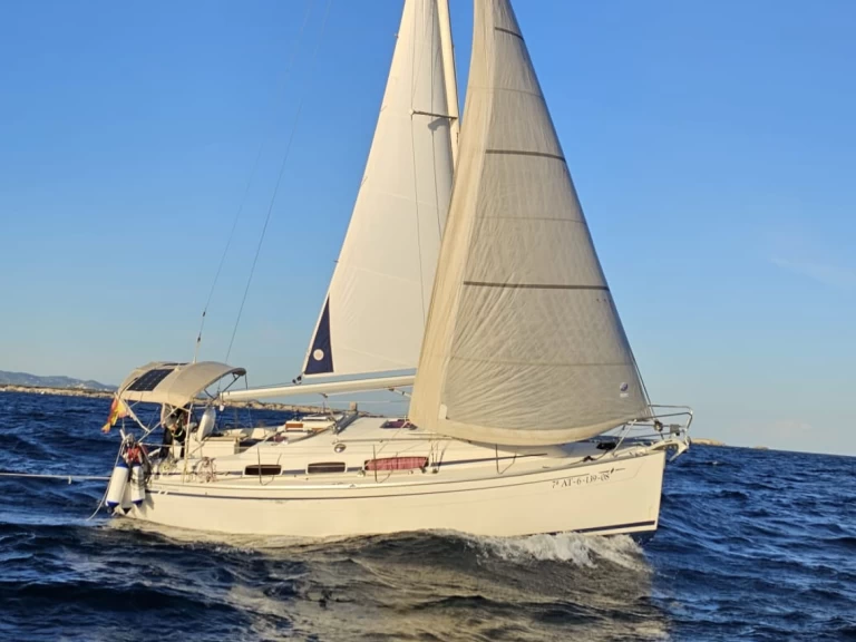 Alquiler Velero en Puerto Banús - Bavaria Cruiser 31