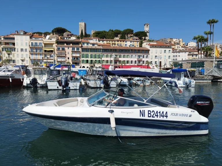 Alquiler Lancha Four Winns con o sin  título de navegación