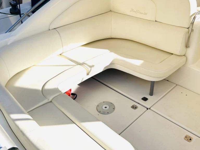 Alquiler Lancha Cranchi con o sin  título de navegación