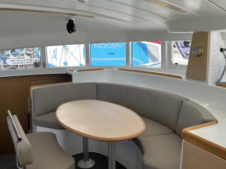 Alquiler de Lagoon Lagoon 380 S2 en Omiš