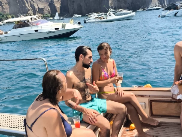 Alquiler Lancha Raffaelli con o sin  título de navegación